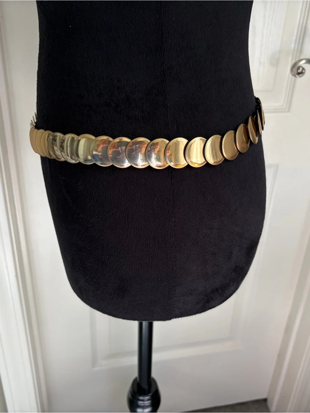 N/A elegant gold